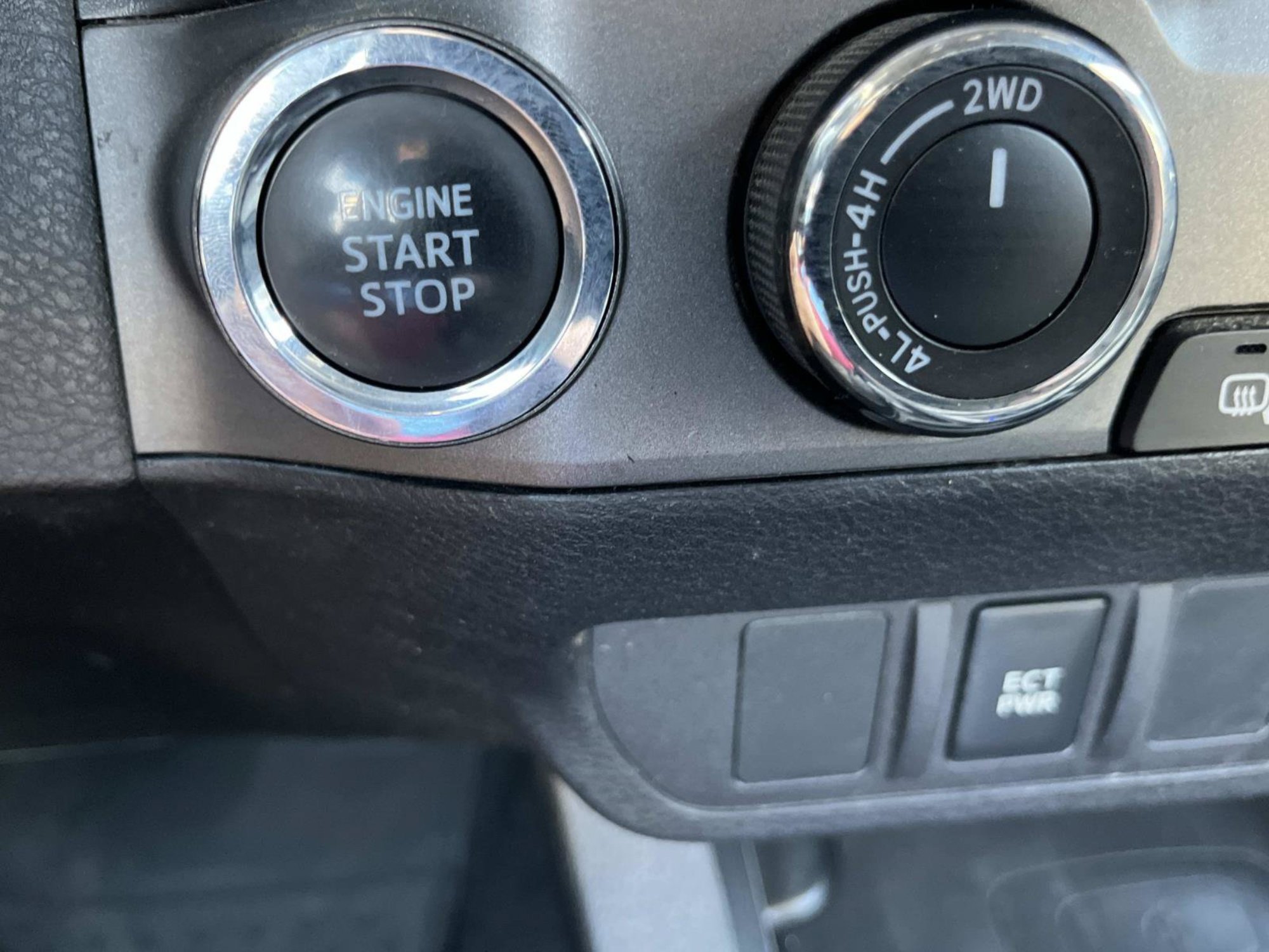 Used 2022 Toyota Tacoma TRD Off-Road AWD/4WD image 30