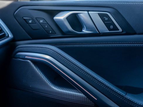 Used 2023 BMW X6 xDrive40i w/ M Sport Package image 15