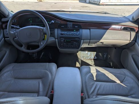 Used 2000 Cadillac De Ville w/ Comfort/Convenience Pkg image 14
