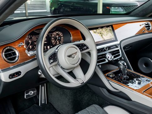 Certified 2023 Bentley Flying Spur S V8 AWD/4WD image 19