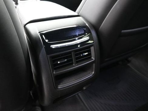 Used 2019 Cadillac XT5 Platinum AWD/4WD image 25