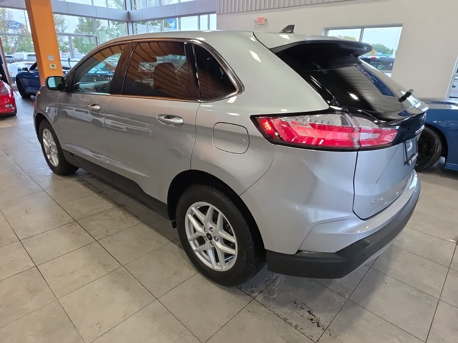 Used 2024 Ford Edge SEL w/ Convenience Package AWD/4WD image 12