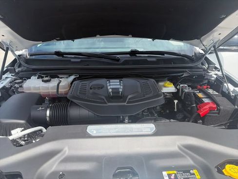 Used 2025 Jeep Wagoneer 4WD image 22