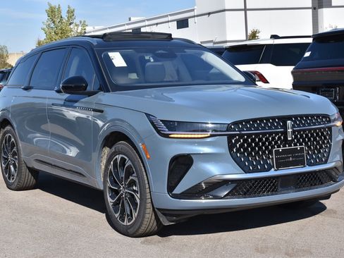 New 2026 Lincoln Nautilus Reserve image 3