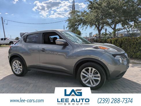 Used 2015 Nissan Juke S FWD image 1