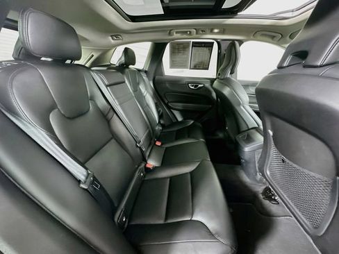 Used 2023 Volvo XC60 B5 Core AWD/4WD image 27