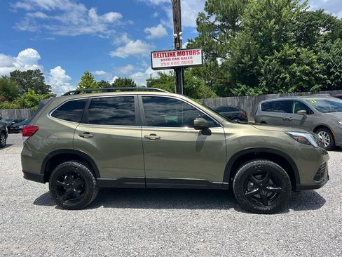 Used 2022 Subaru Forester Limited AWD/4WD image 3
