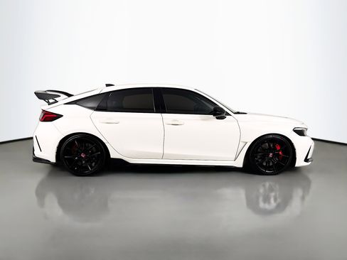 Used 2023 Honda Civic Type R image 4