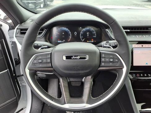 New 2026 Jeep Grand Cherokee Limited AWD/4WD image 11