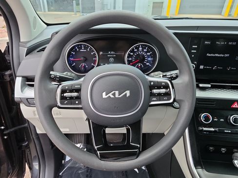 Certified 2024 Kia Carnival LX FWD image 28