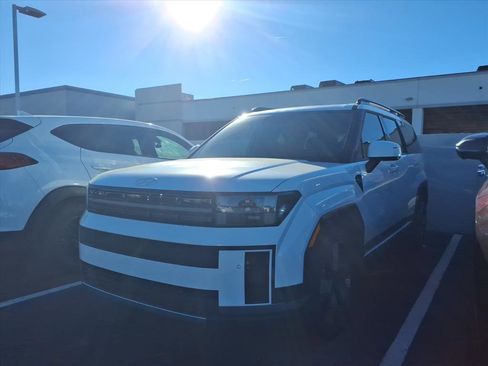 Used 2024 Hyundai Santa Fe Limited image 2