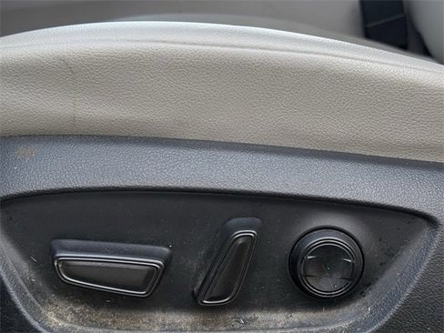 Used 2023 Toyota Camry SE image 26