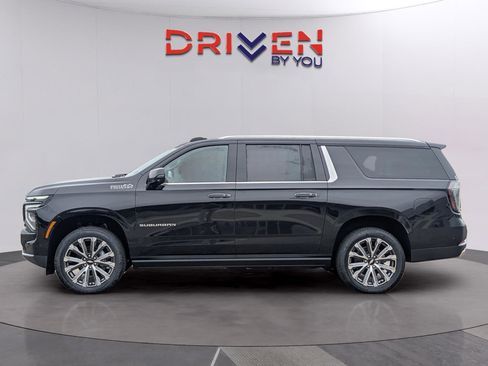 New 2026 Chevrolet Suburban High Country image 2