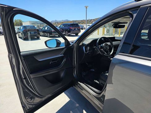 Used 2024 MAZDA CX-90 Plug-In Hybrid w/ Preferred AWD/4WD image 22