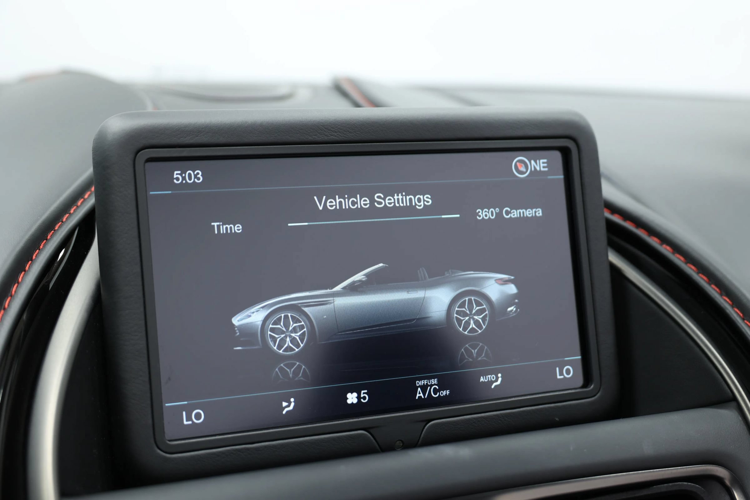 Used 2019 Aston Martin DB11 Volante RWD image 39