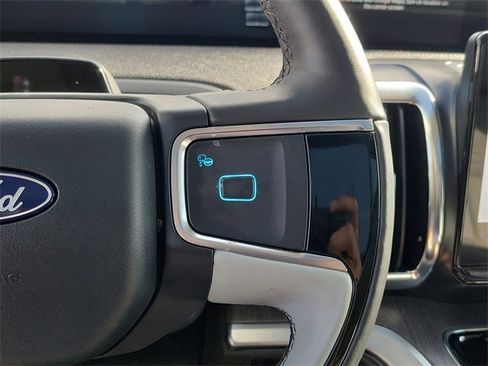 Certified 2025 Ford Expedition Platinum w/ Platinum Ultimate Package image 6