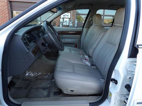 Used 2010 Mercury Grand Marquis LS image 9