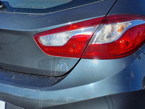 Used 2018 Chevrolet Cruze LT w/ Convenience Package image 24