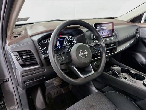 Used 2023 Nissan Rogue SV AWD/4WD image 16