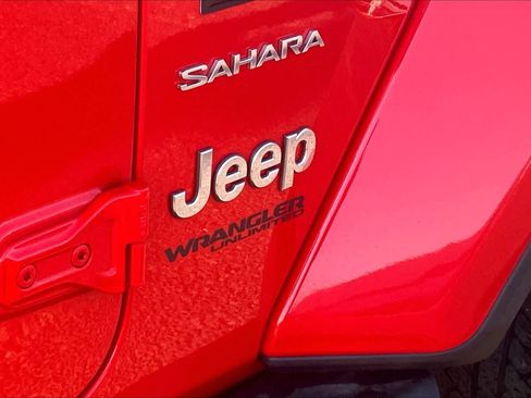 Used 2021 Jeep Wrangler Unlimited Sahara AWD/4WD image 10