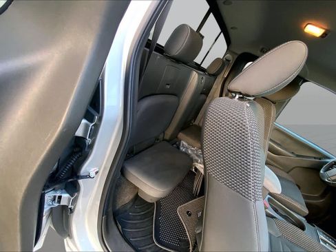 Used 2017 Nissan Frontier Desert Runner RWD image 17