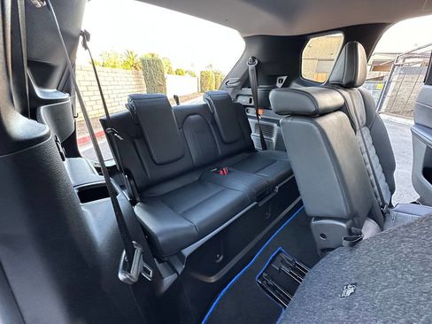 Used 2023 Mitsubishi Outlander SE image 17