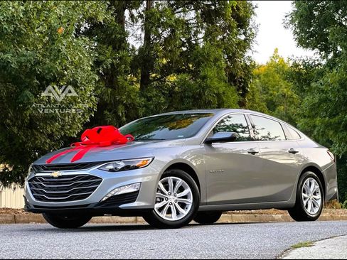Used 2024 Chevrolet Malibu LT image 2