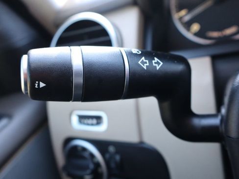 Used 2015 Land Rover LR4 HSE image 33