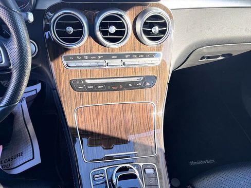 Used 2016 Mercedes-Benz GLC 300 4MATIC image 10