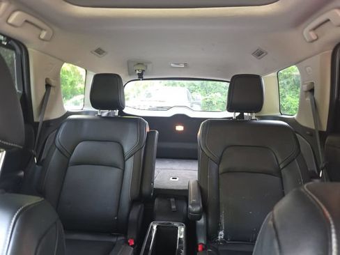 Used 2024 Nissan Pathfinder SL w/ SL Premium Package FWD image 14