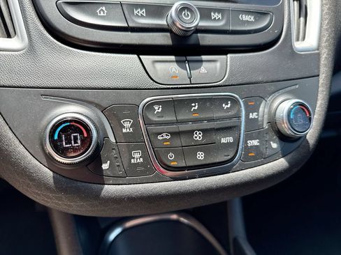Used 2024 Chevrolet Malibu LT FWD image 16