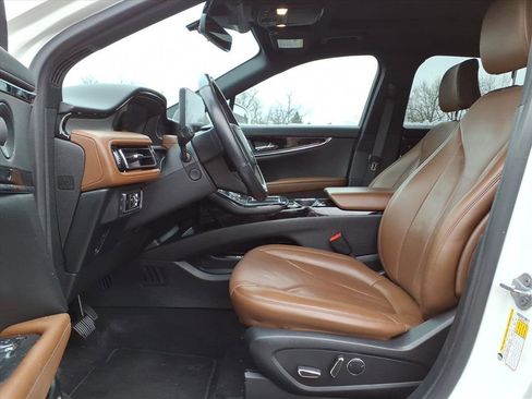 Used 2022 Lincoln Nautilus Reserve w/ Equipment Group 201A image 13