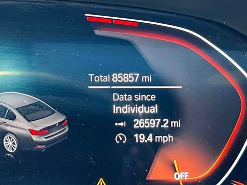 Used 2022 BMW 330i Sedan w/ Driving Assistance Package RWD image 32