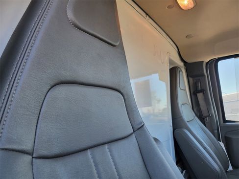 Used 2020 GMC Savana 3500 image 15