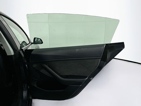 Used 2023 Tesla Model 3 Standard Range image 30