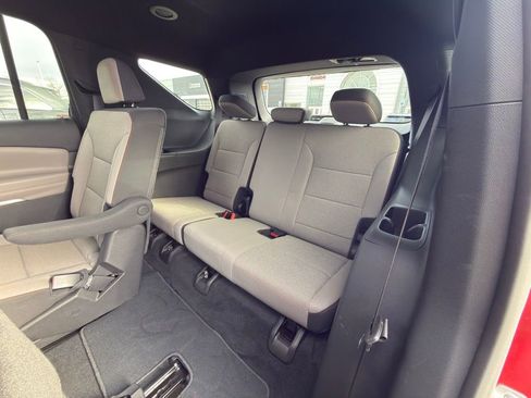 Used 2024 Chevrolet Traverse LT w/ Enhanced Driving Package image 29