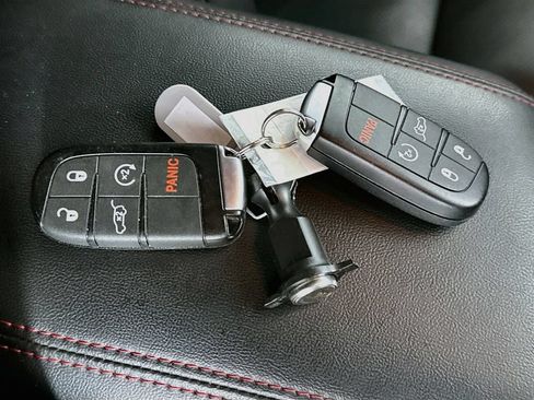 Used 2025 Dodge Durango GT AWD/4WD image 36