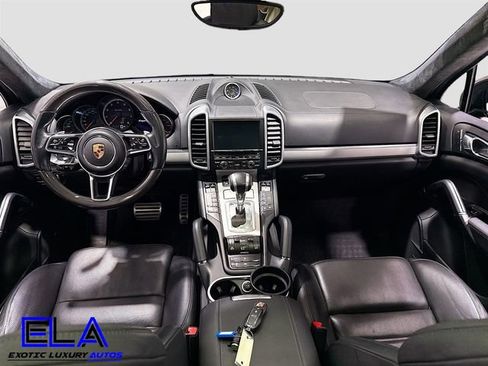 Used 2016 Porsche Cayenne Turbo image 25