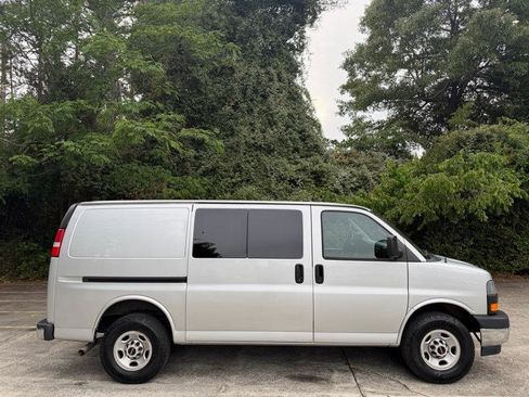 Used 2023 GMC Savana 2500 w/ Driver Convenience Package RWD image 12
