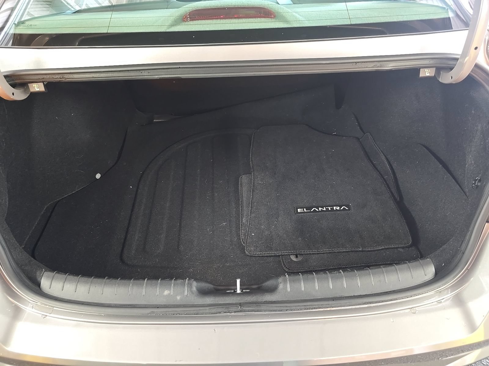 Used 2023 Hyundai Elantra SEL w/ Convenience Package FWD image 13