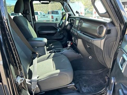 Used 2020 Jeep Gladiator Sport w/ Trailer Tow Package AWD/4WD image 16