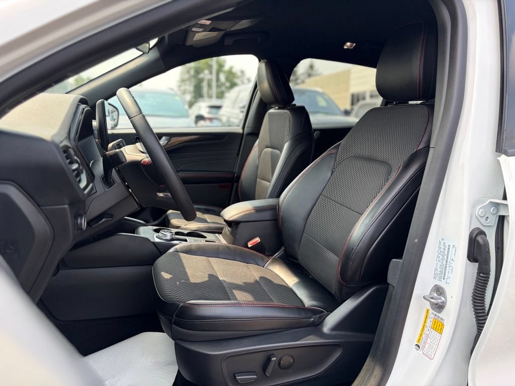 Used 2024 Ford Escape ST-Line w/ Tech Pack #1 AWD/4WD image 21