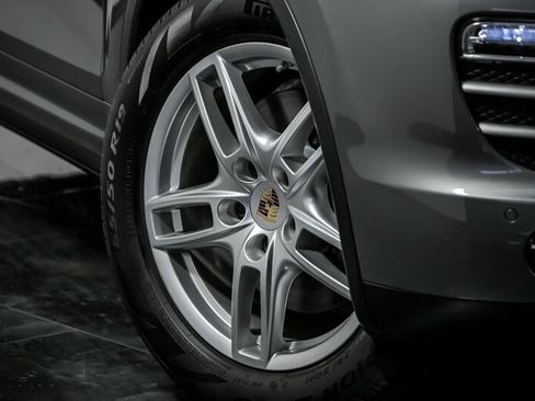 Used 2014 Porsche Cayenne Platinum Edition image 3