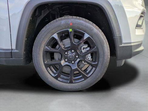 New 2026 Jeep Compass Latitude image 12