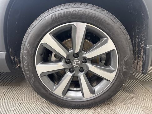 Used 2025 Honda Pilot Elite image 11