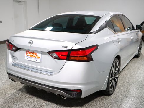 Used 2022 Nissan Altima 2.5 SR FWD image 7