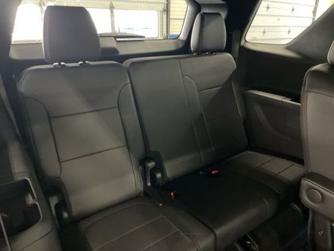 Used 2023 Chevrolet Traverse Premier w/ Redline Edition image 40