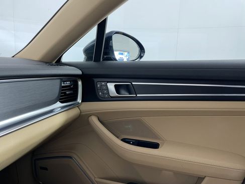 Used 2023 Porsche Panamera image 14