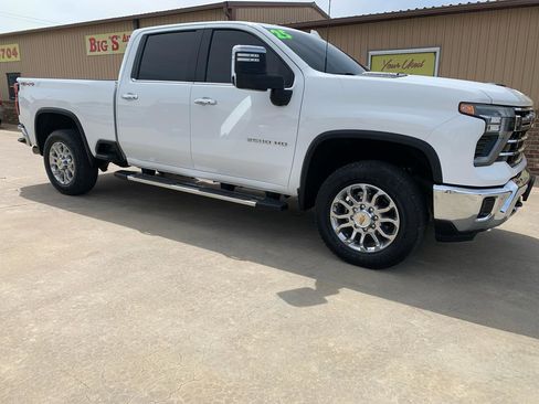 Used 2025 Chevrolet Silverado 2500 LTZ w/ LTZ Convenience Package image 1