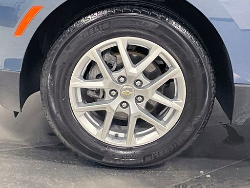 Used 2024 Chevrolet Equinox LT FWD image 17